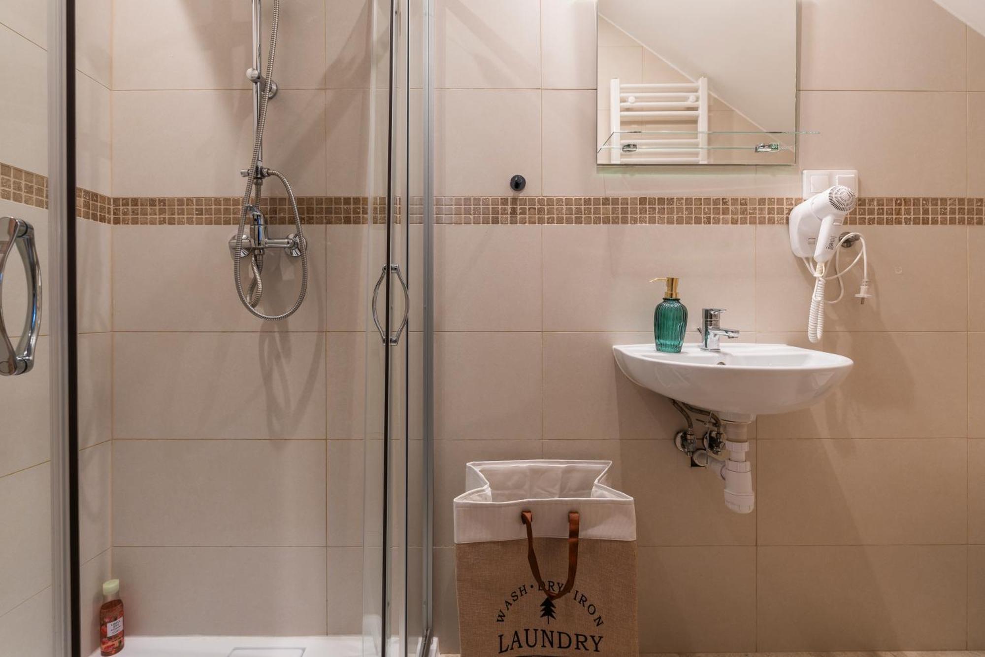 Jaskolka - Pokoje I Apartament Przy Plazy Ольштын Экстерьер фото