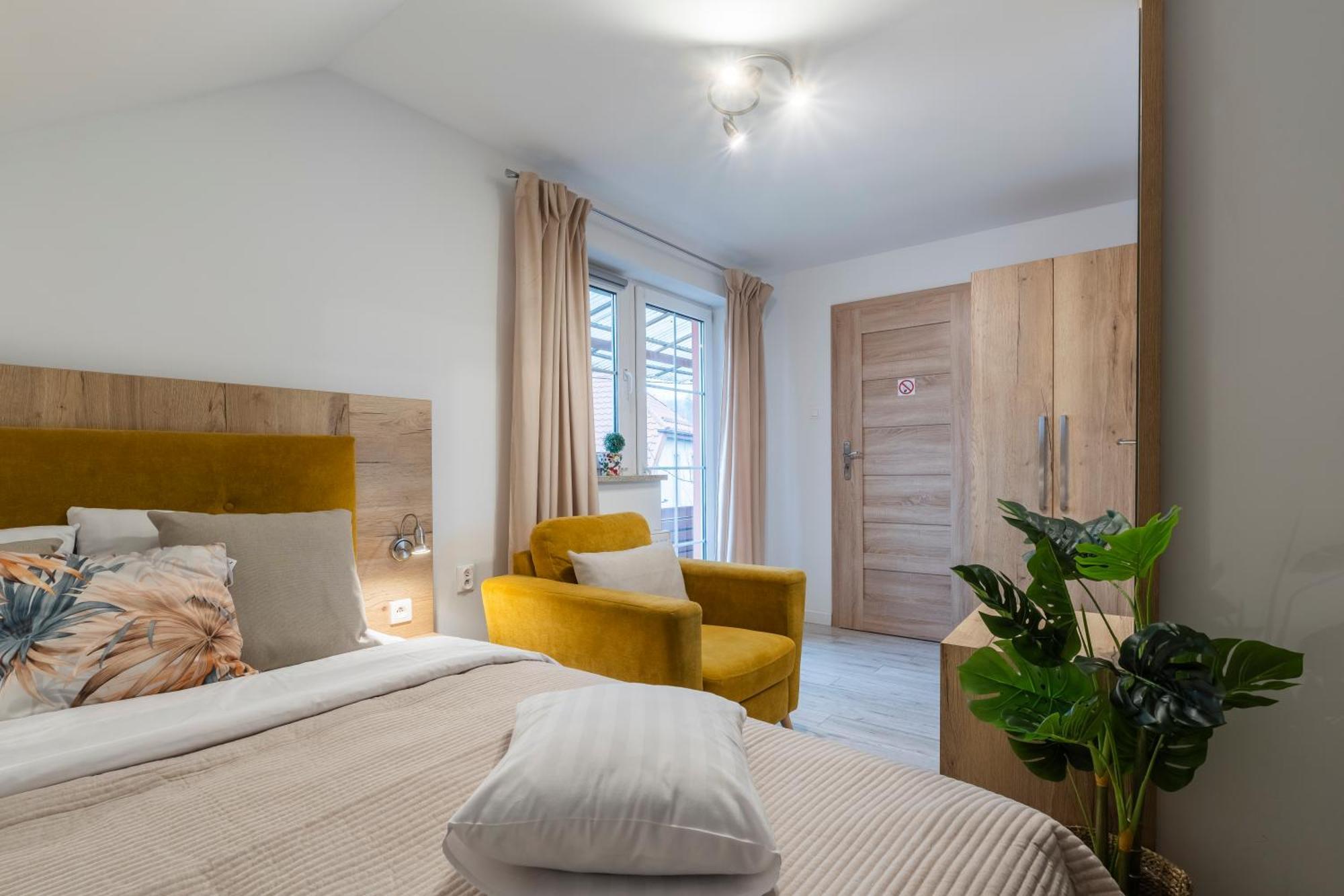 Jaskolka - Pokoje I Apartament Przy Plazy Ольштын Экстерьер фото