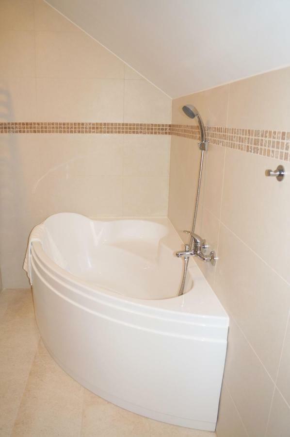 Jaskolka - Pokoje I Apartament Przy Plazy Ольштын Экстерьер фото